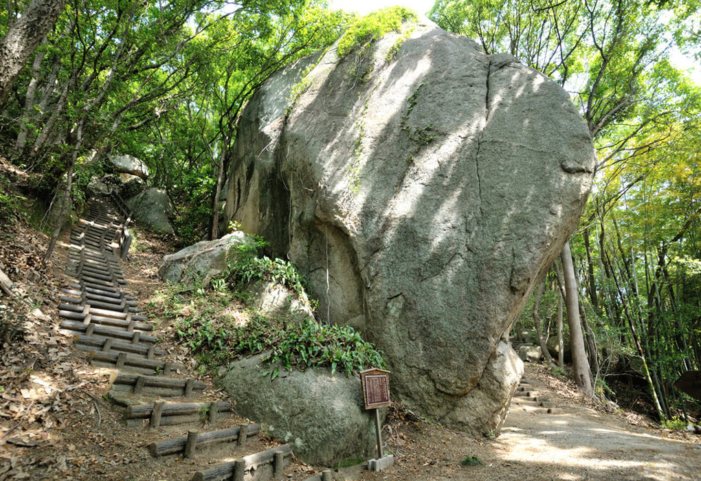 大坂城の石垣、小豆島の石